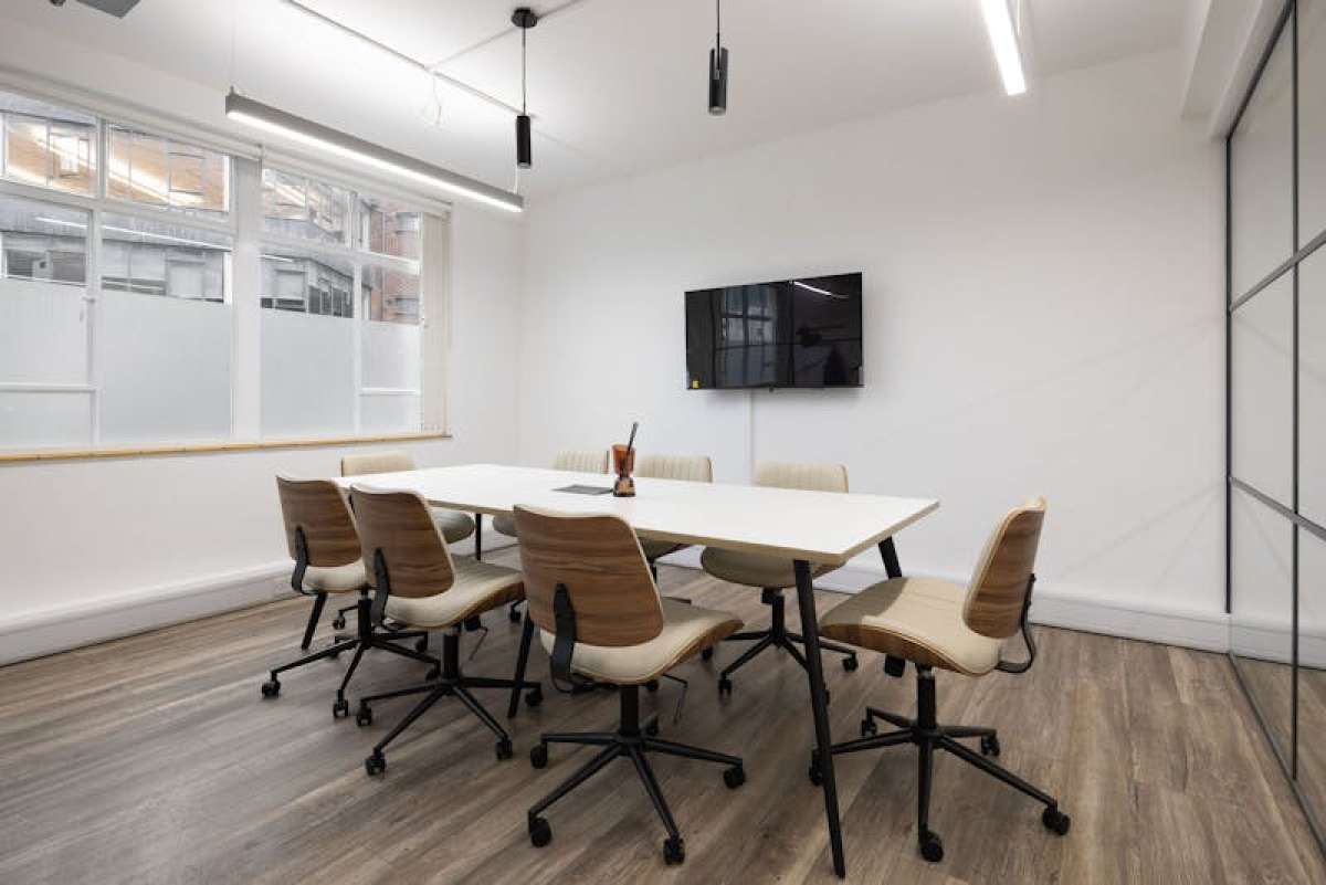 Office in London - photo 4