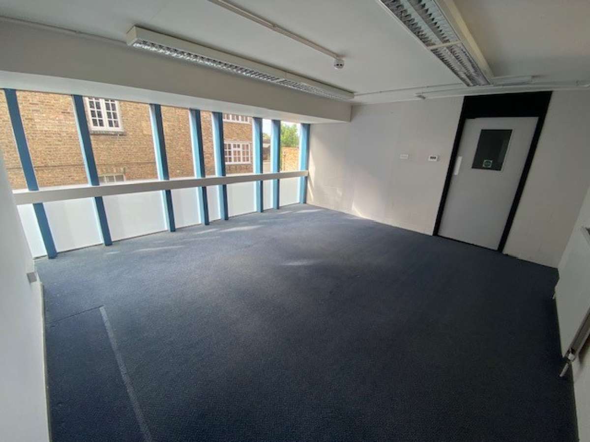 Office in Huntingdon - photo 4