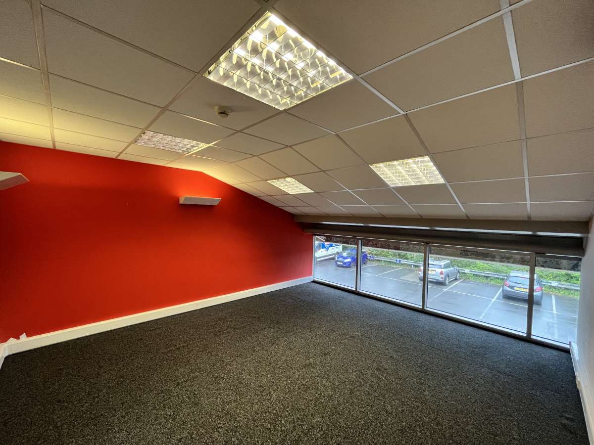 Office in Barnstaple - photo 3