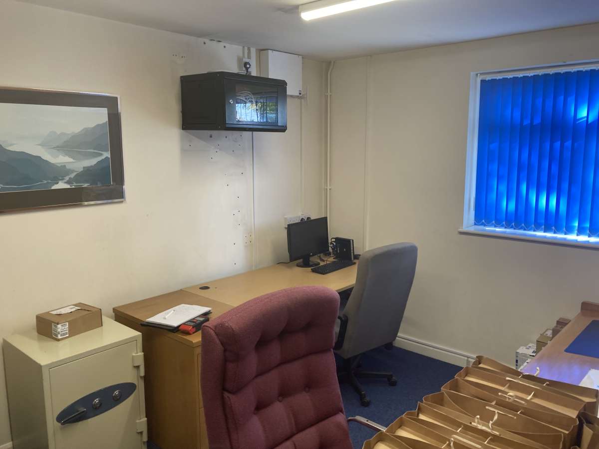 Office in Wickersley - photo 4
