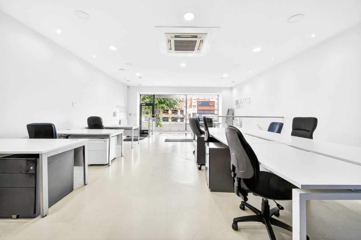 Office in Kingston Upon Thames - photo 4