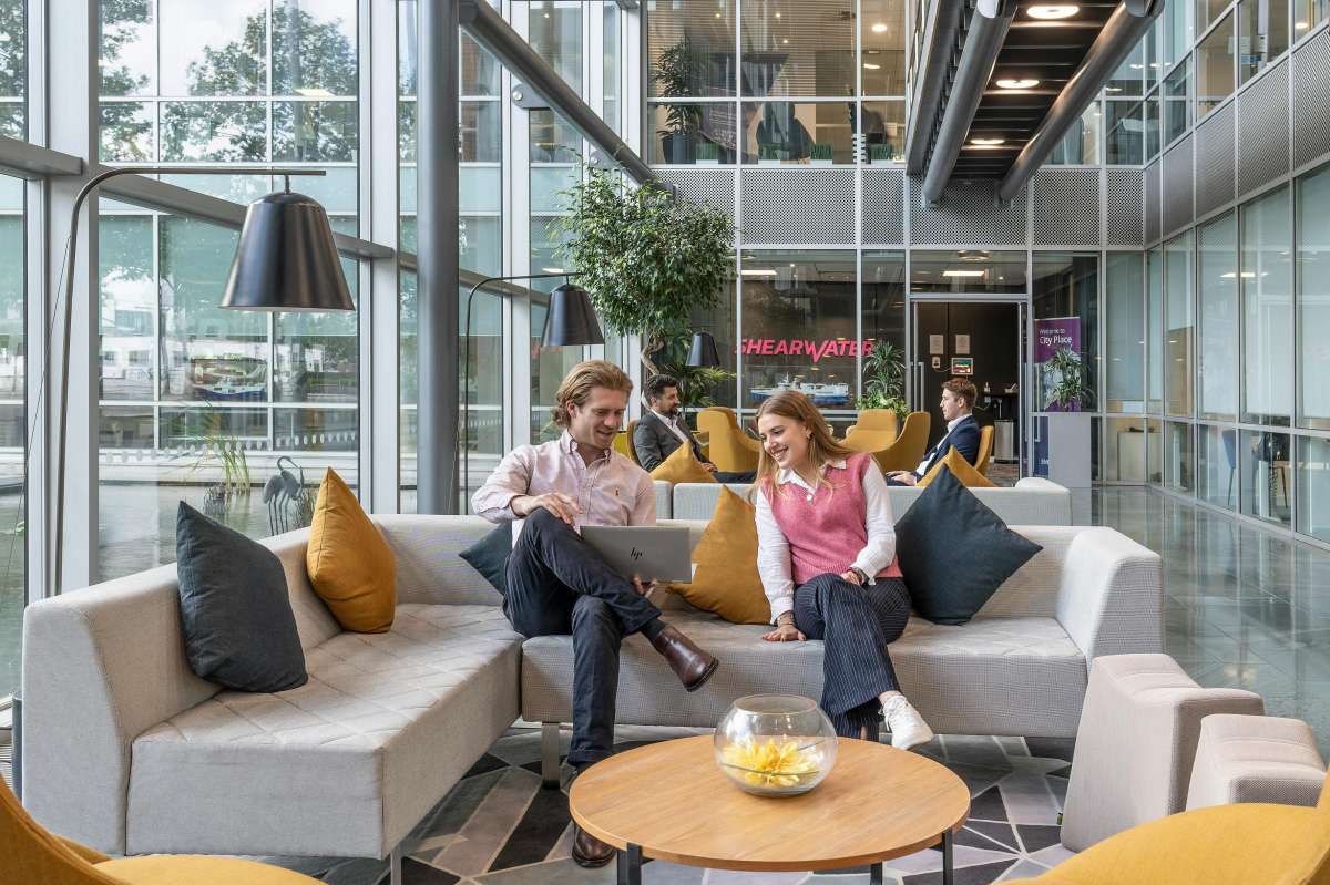 Office in Gatwick - photo 4