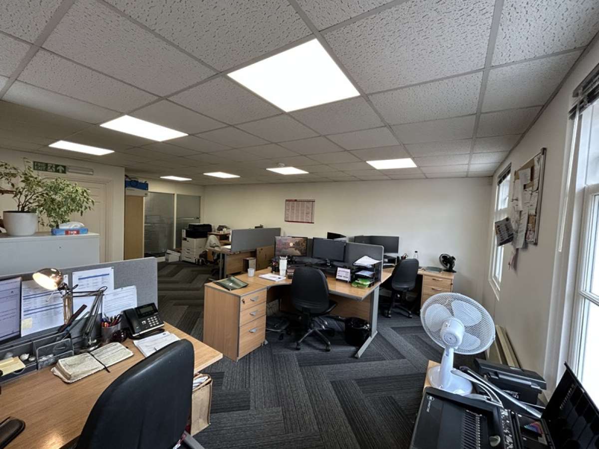 Office in Derby - photo 3