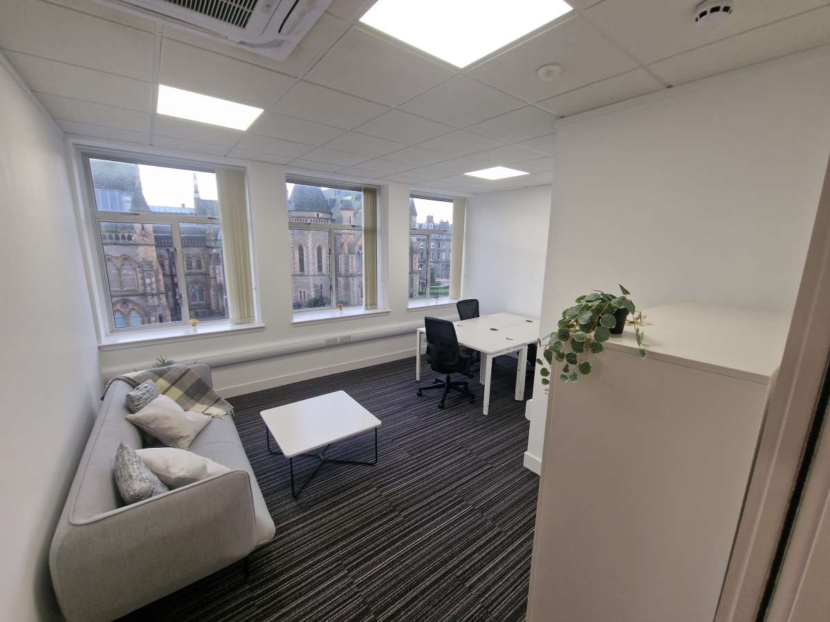 Office in Dundee - photo 3