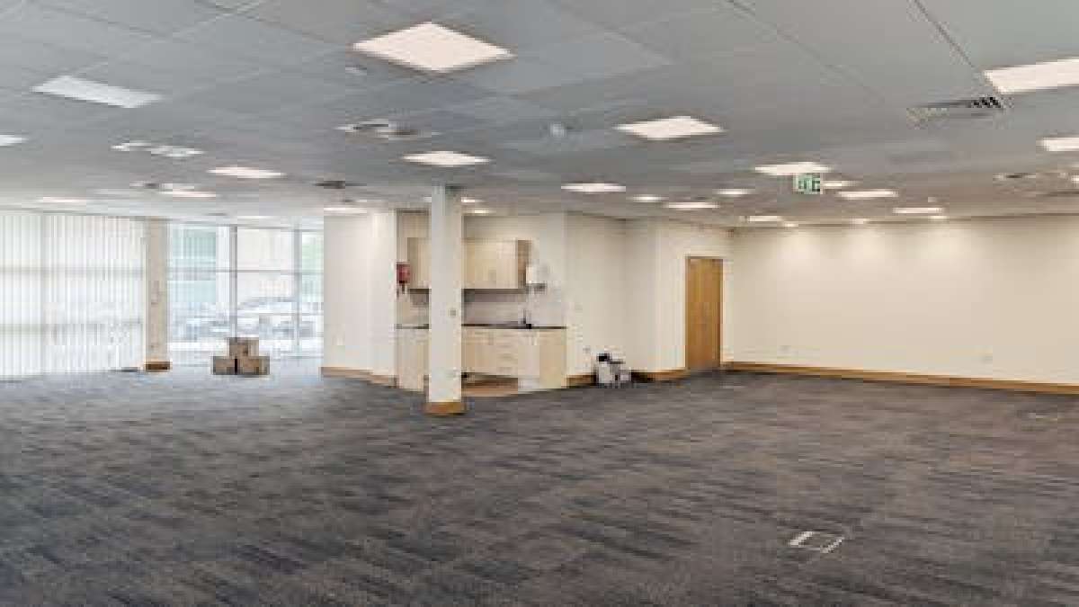 Office in Fareham - photo 3