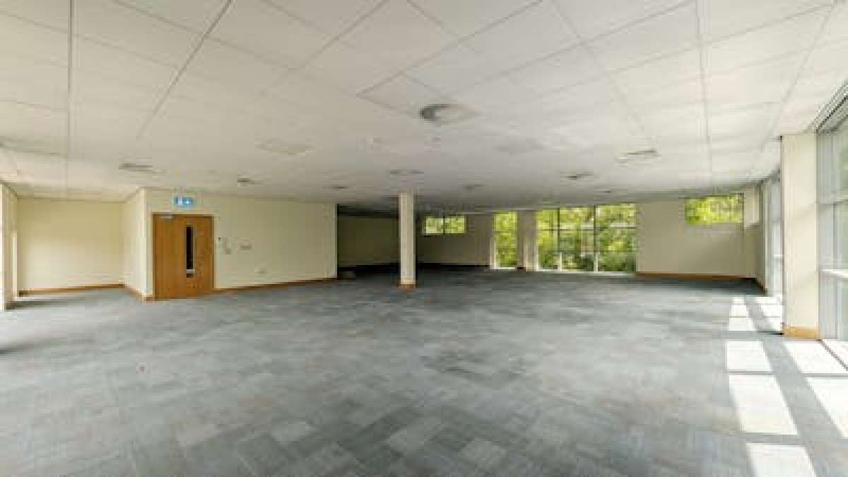 Office in Fareham - photo 4