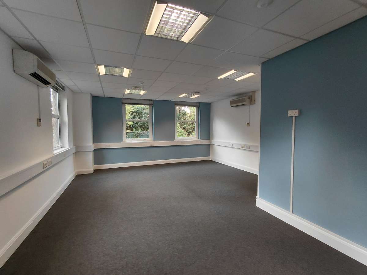 Office in Westerham - photo 2