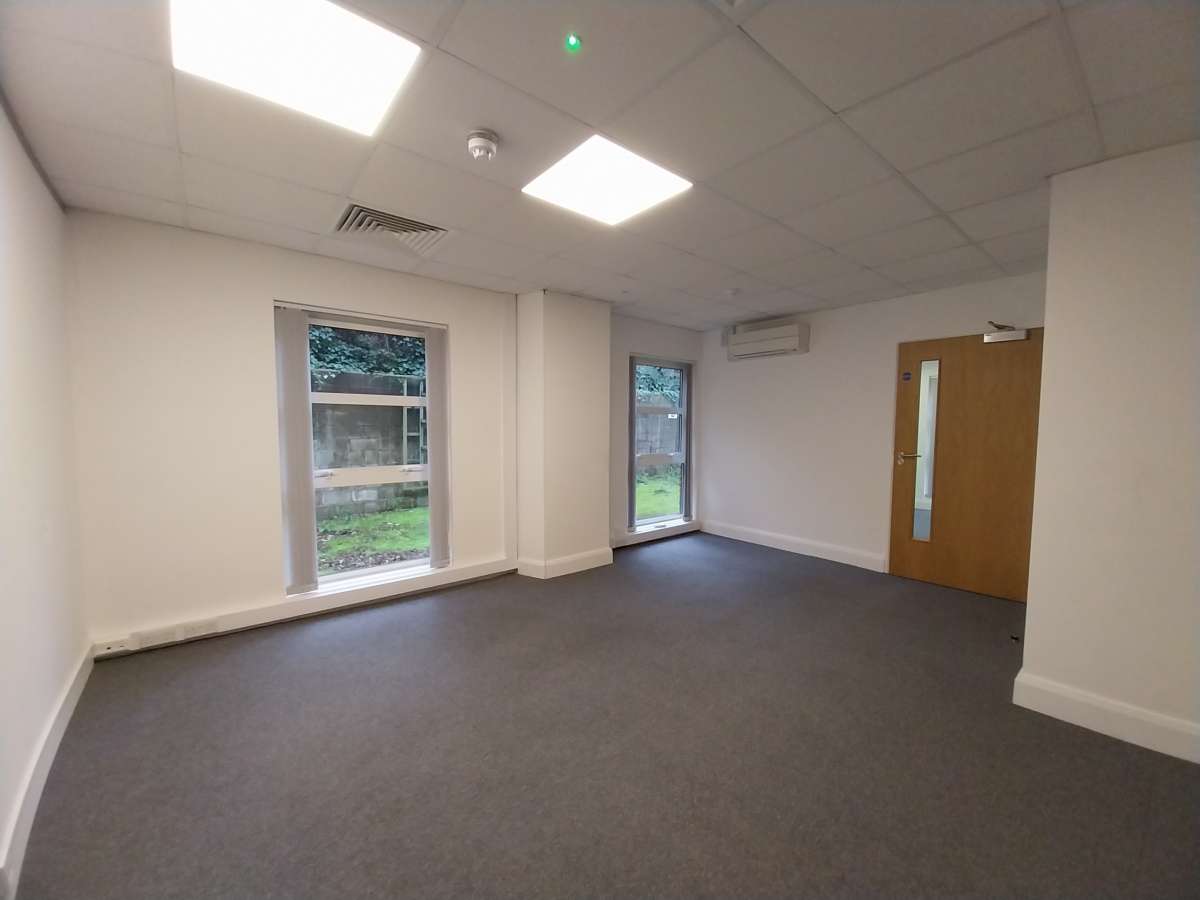 Office in Westerham - photo 4