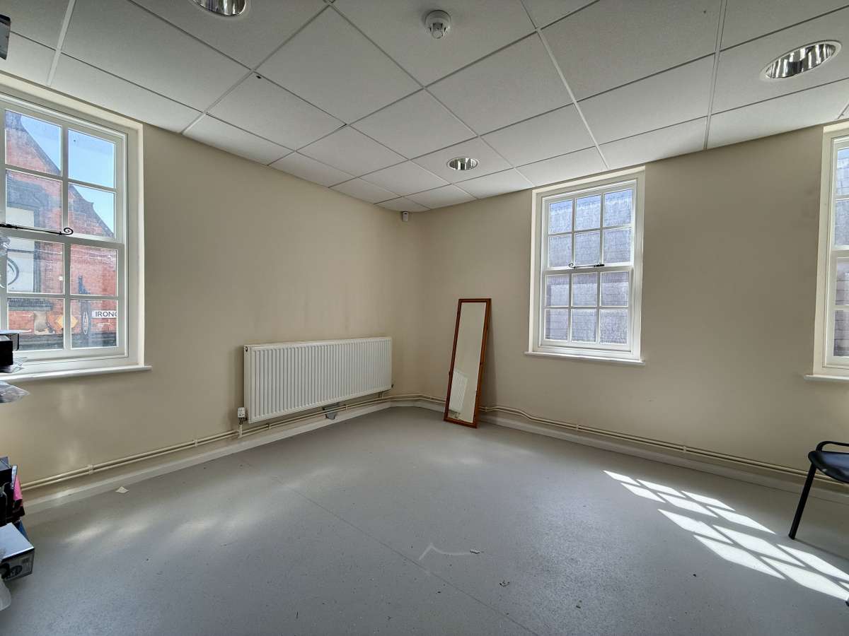 Office in Chesterfield - photo 3