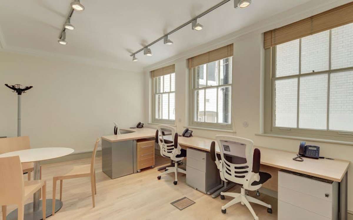 Office in London - photo 4