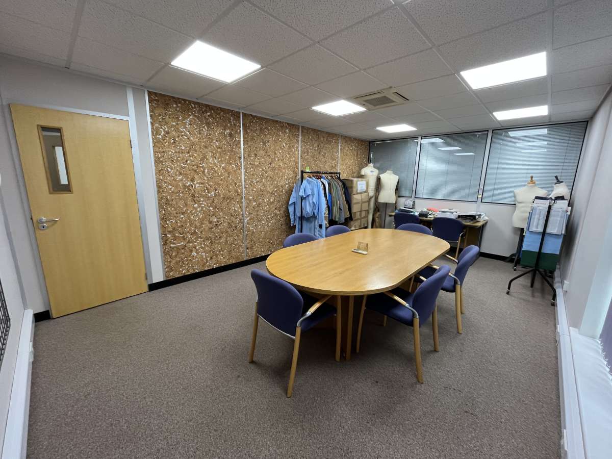 Office in Market Harborough - photo 4