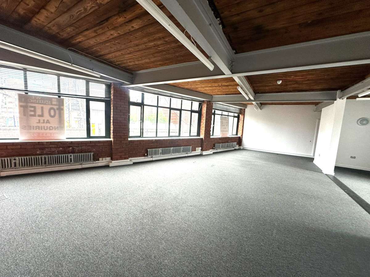 Office in Manchester - photo 3