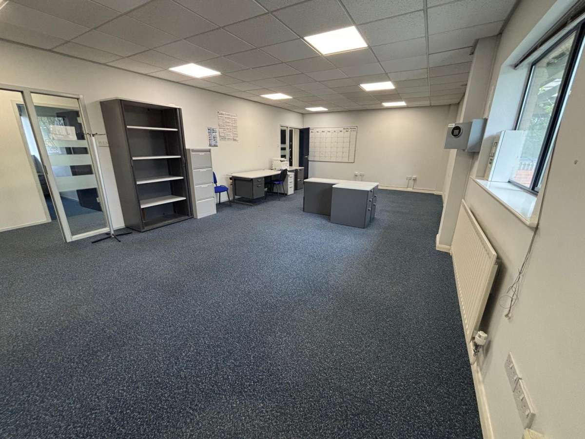 Office in Nottingham - photo 3