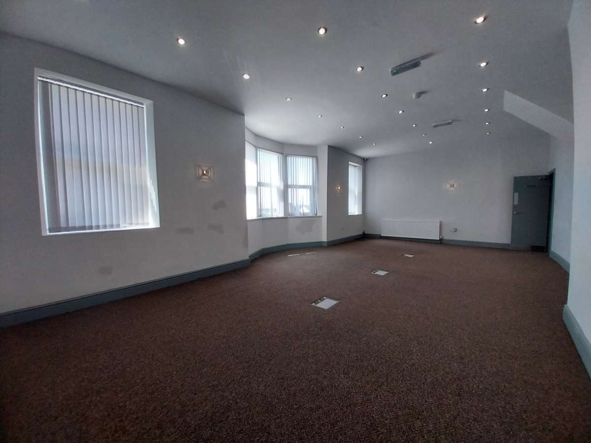 Office in Bradford - photo 2