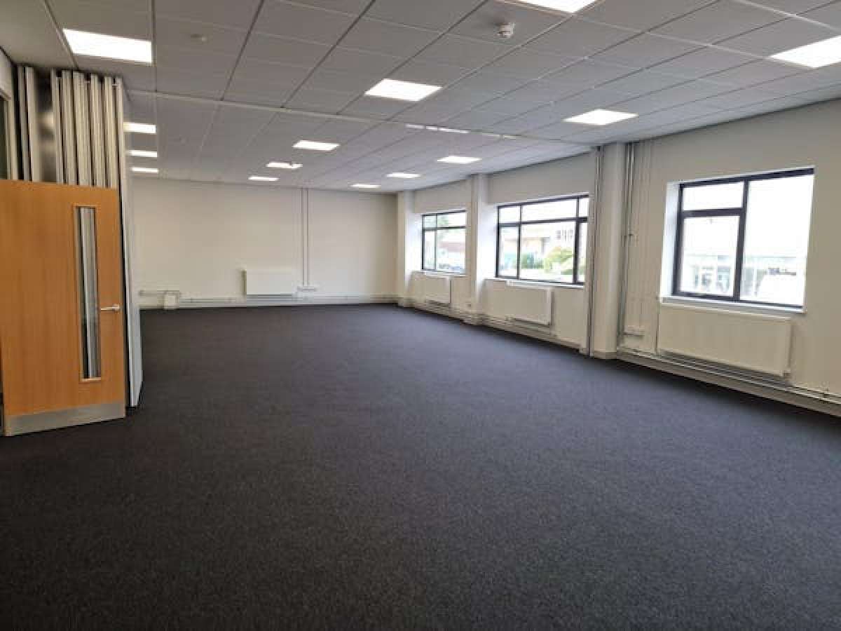 Office in Wythenshawe - photo 3