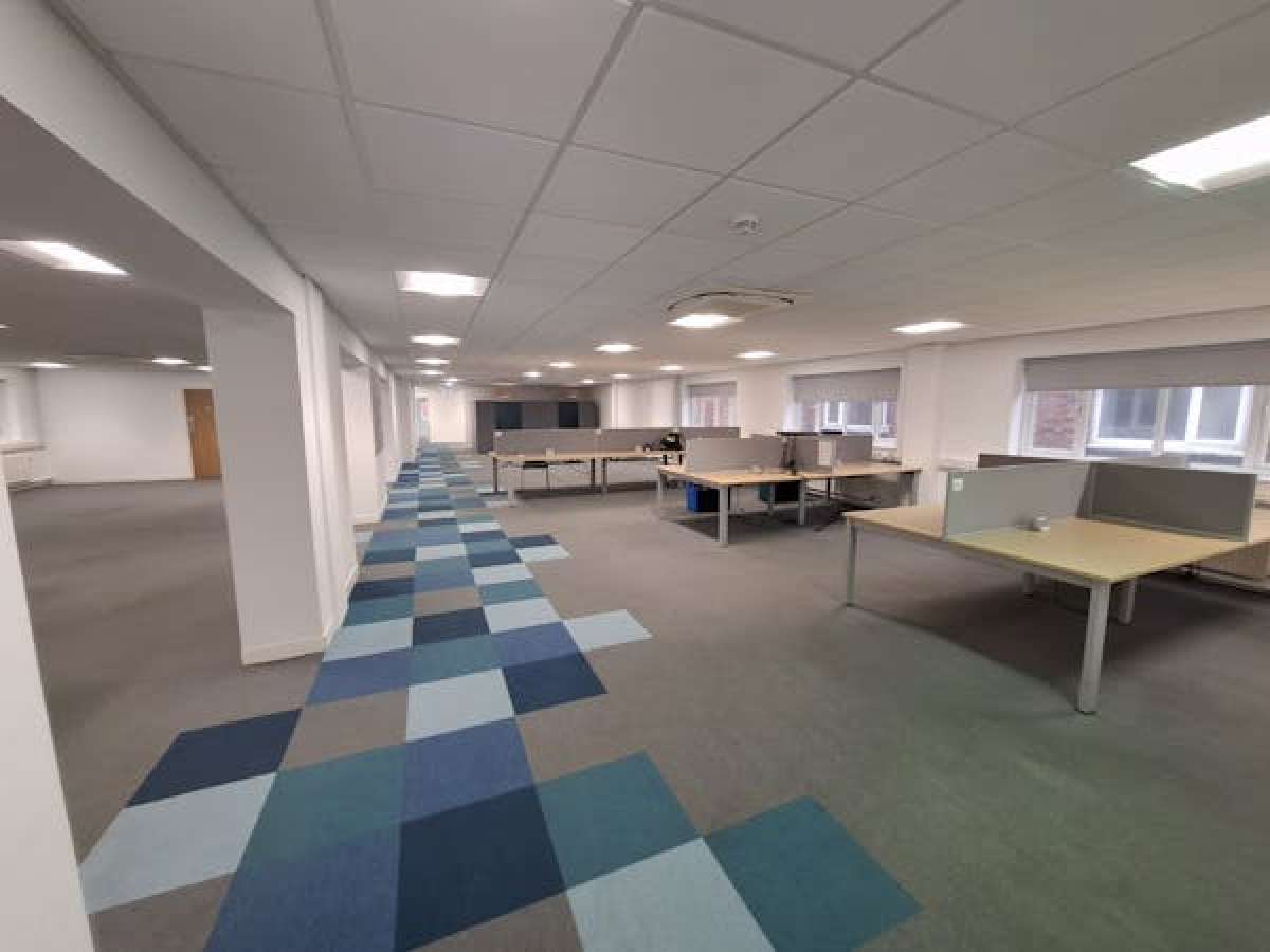 Office in Manchester - photo 2