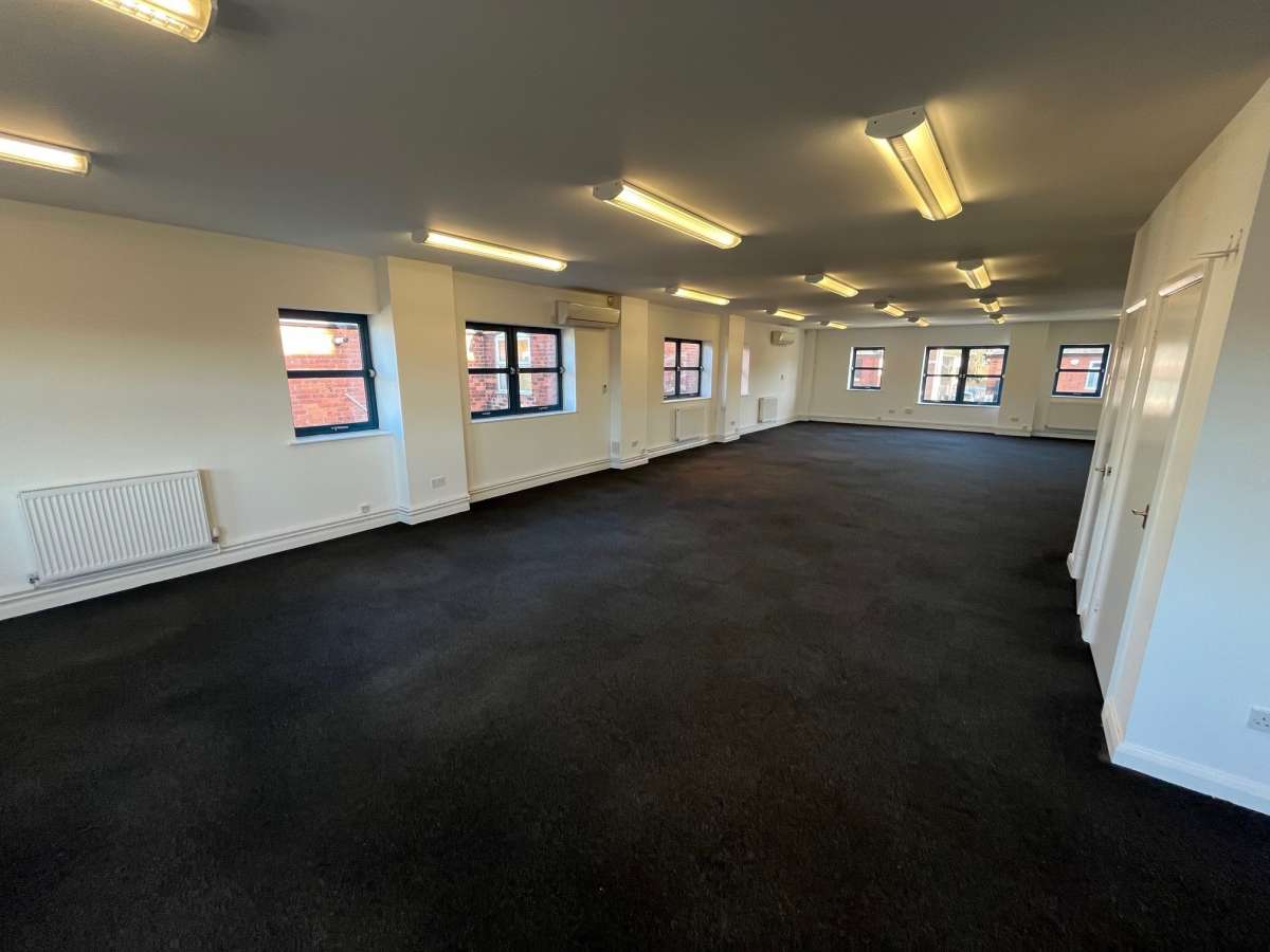Office in Stapleford - photo 4
