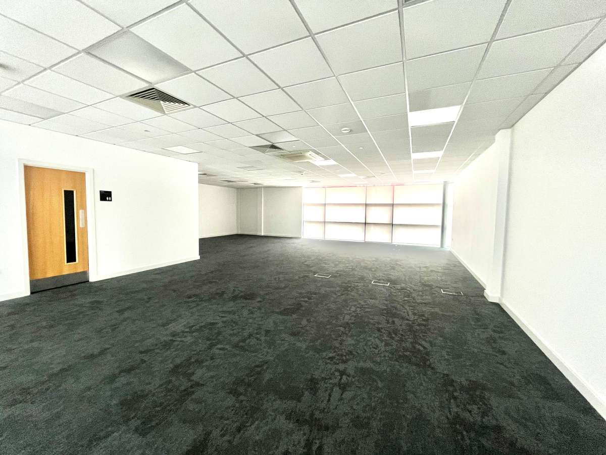Office in Stevenage - photo 3