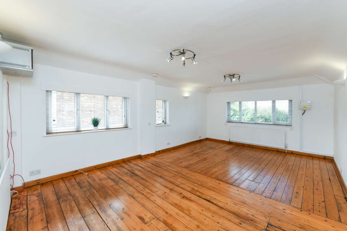 Office in Nottingham - photo 4