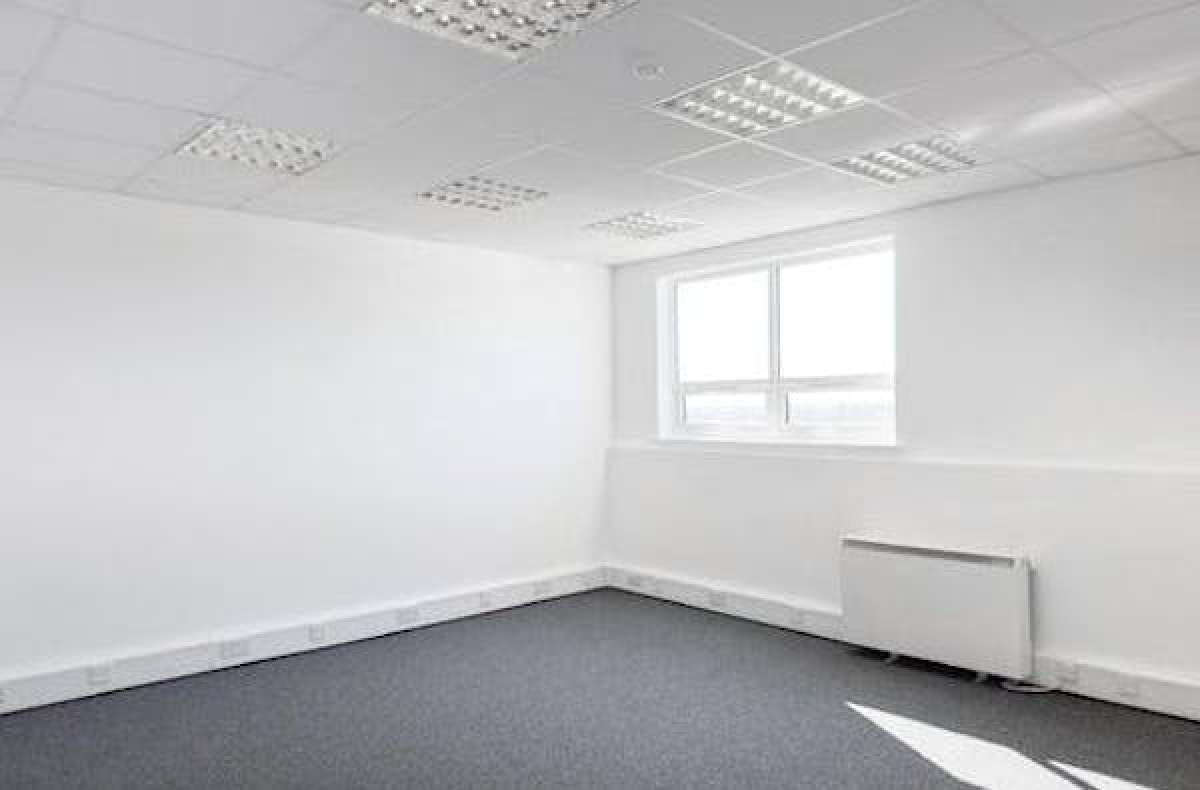 Office in Southport - photo 3