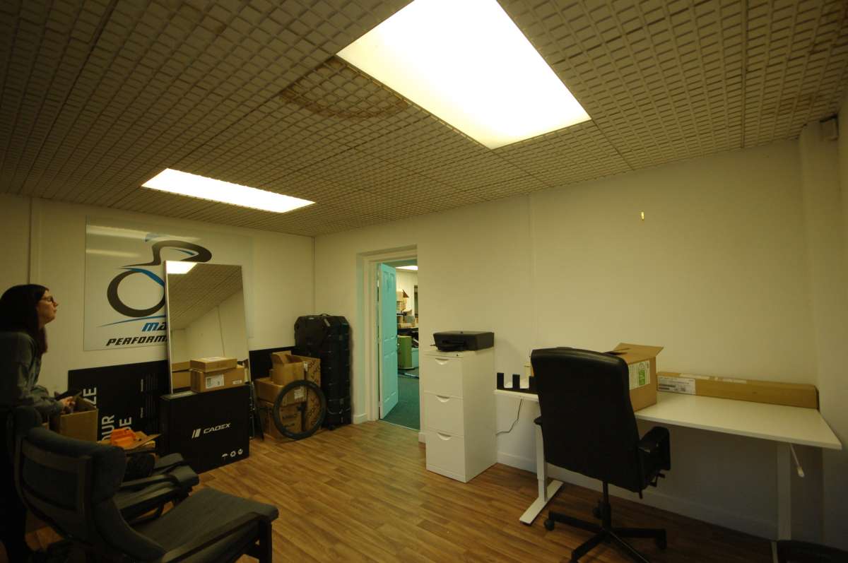 Office in Coalville - photo 4