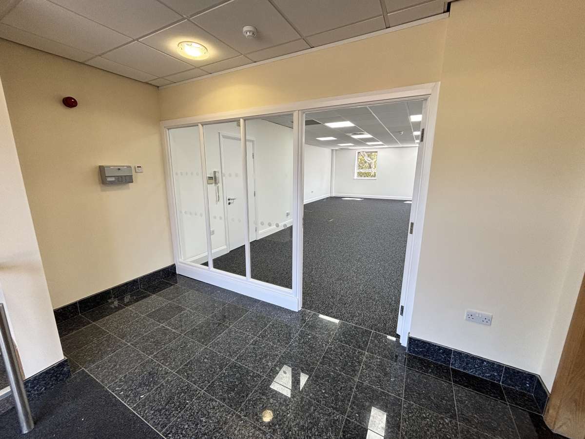 Office in Leicester - photo 3