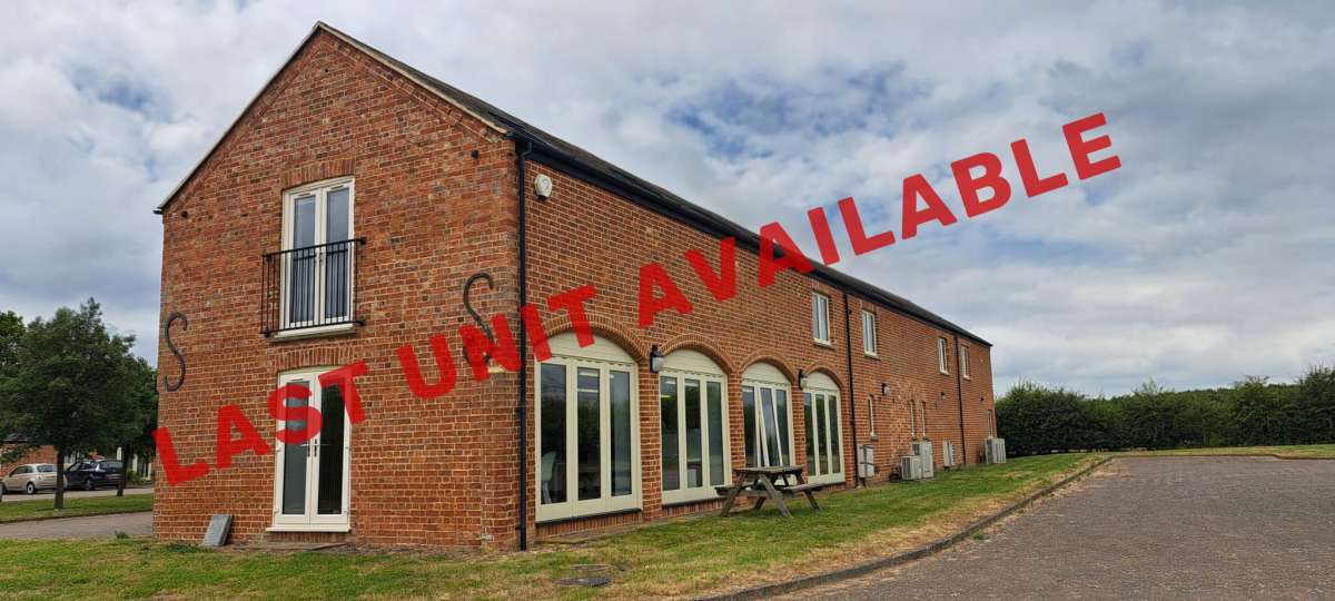 Office in Newport Pagnell - photo 2