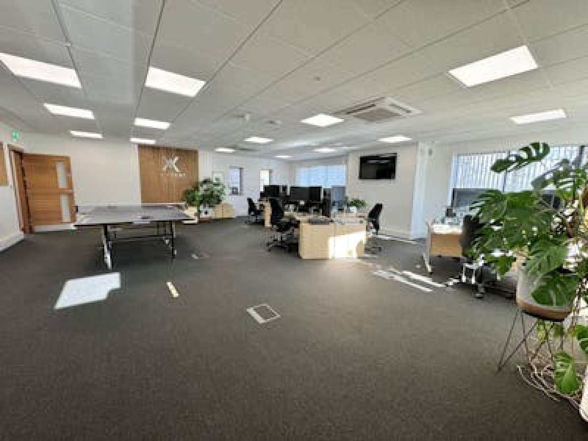 Office in Eastleigh - photo 2