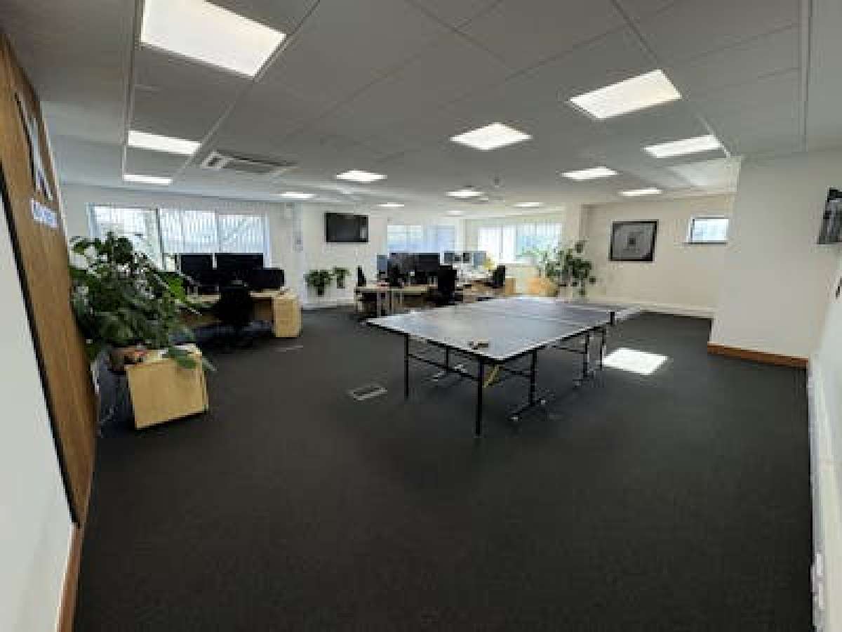 Office in Eastleigh - photo 3