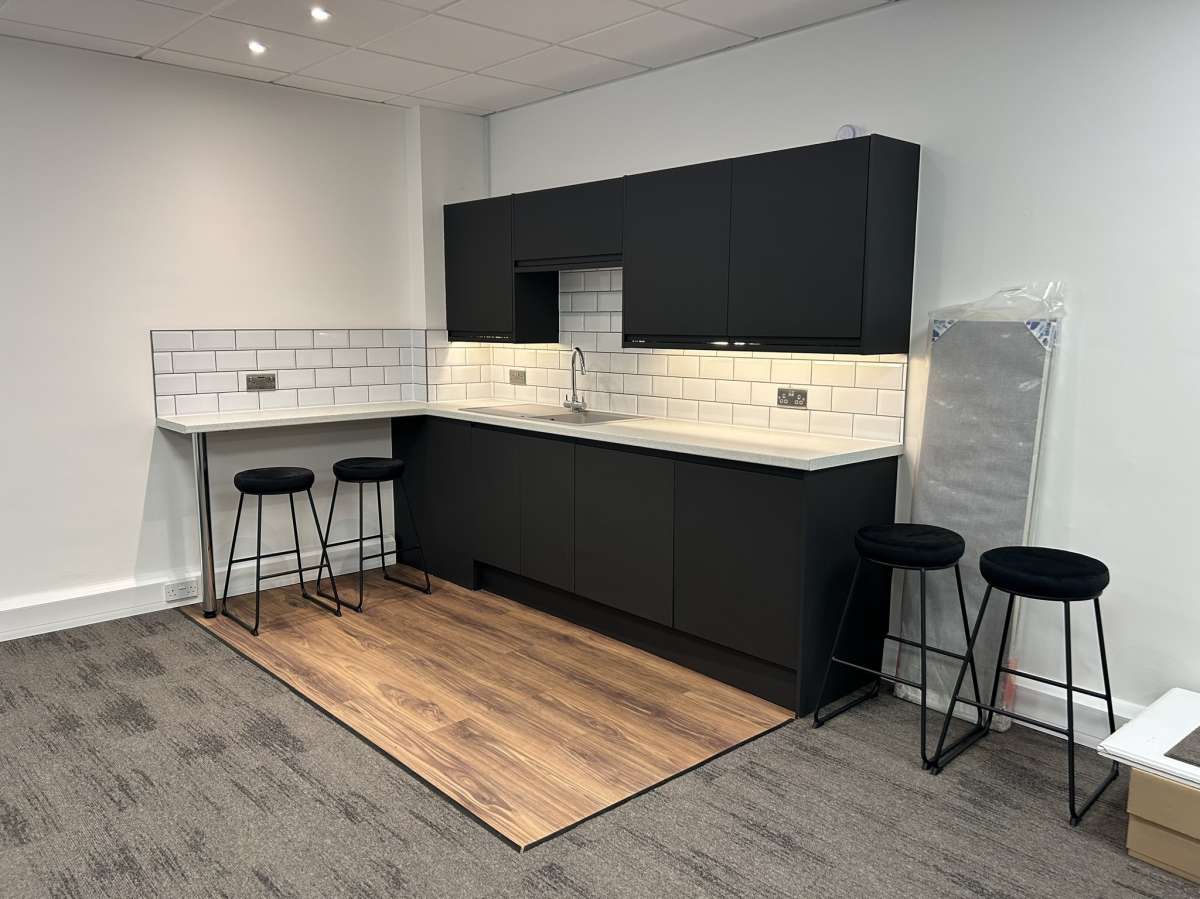 Office in Southampton - photo 3