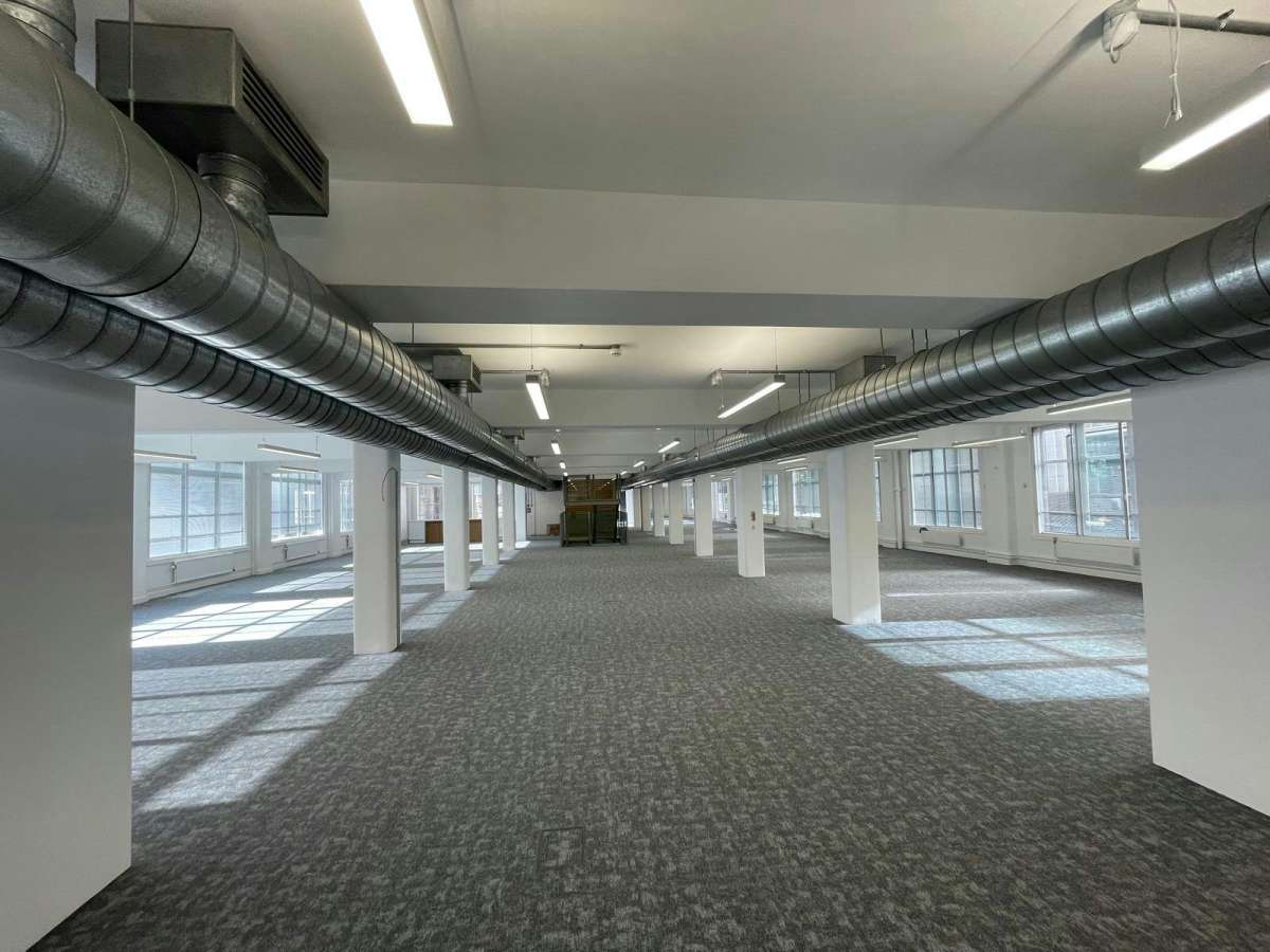 Office in London - photo 4