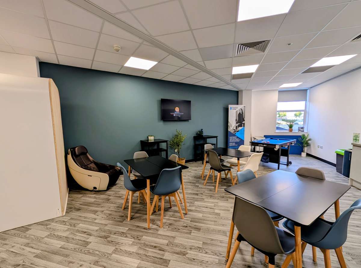 Office in Widnes - photo 4