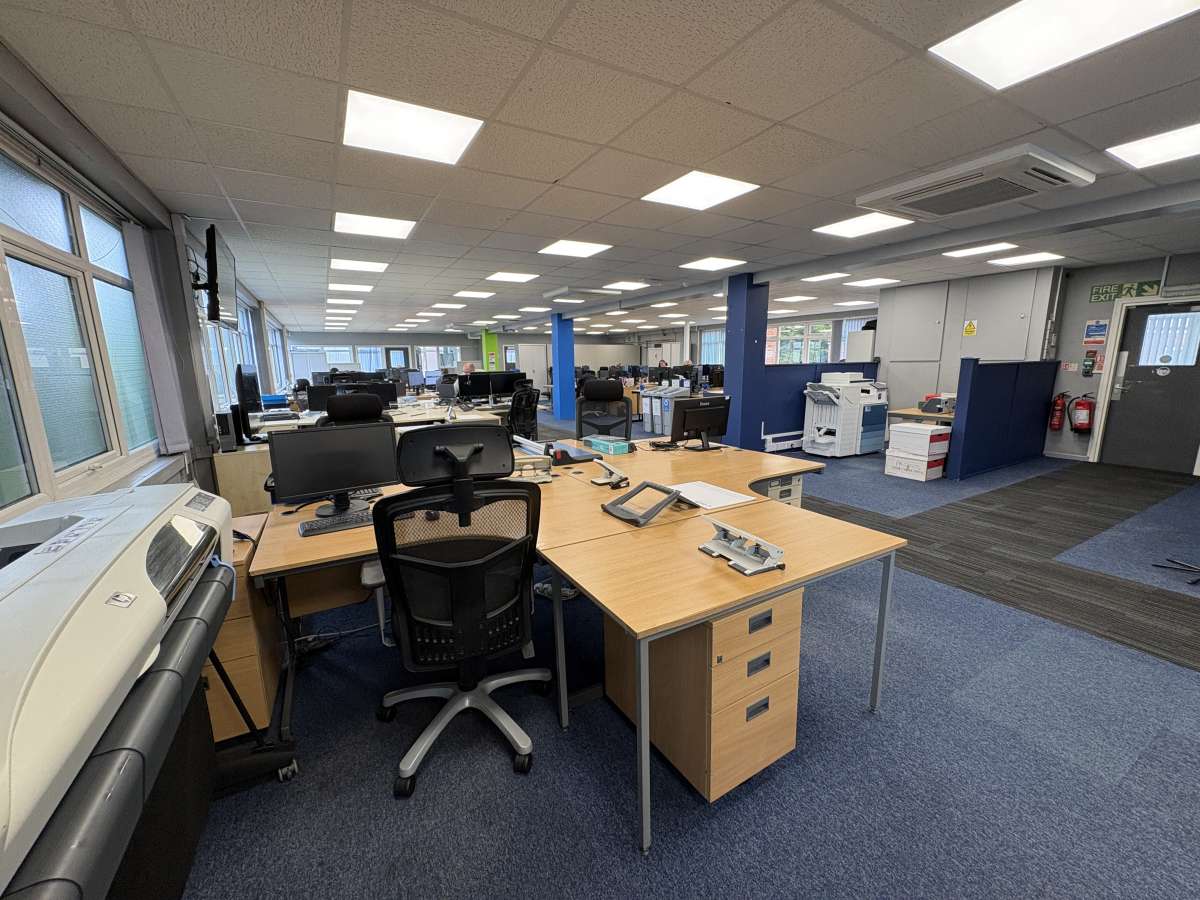 Office in Chilwell - photo 2