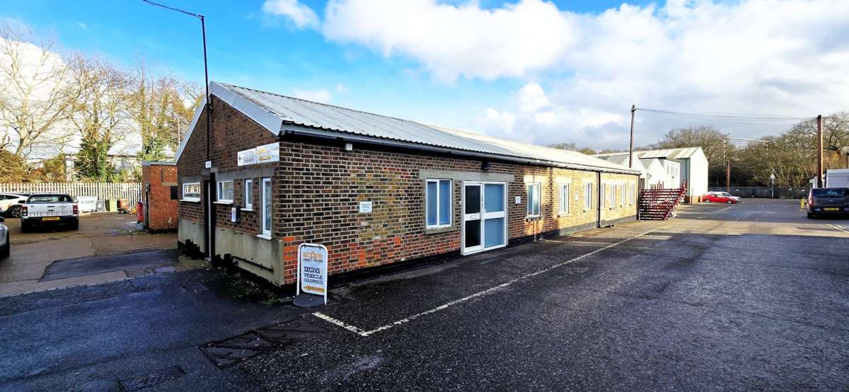 Office in Romford - photo 2