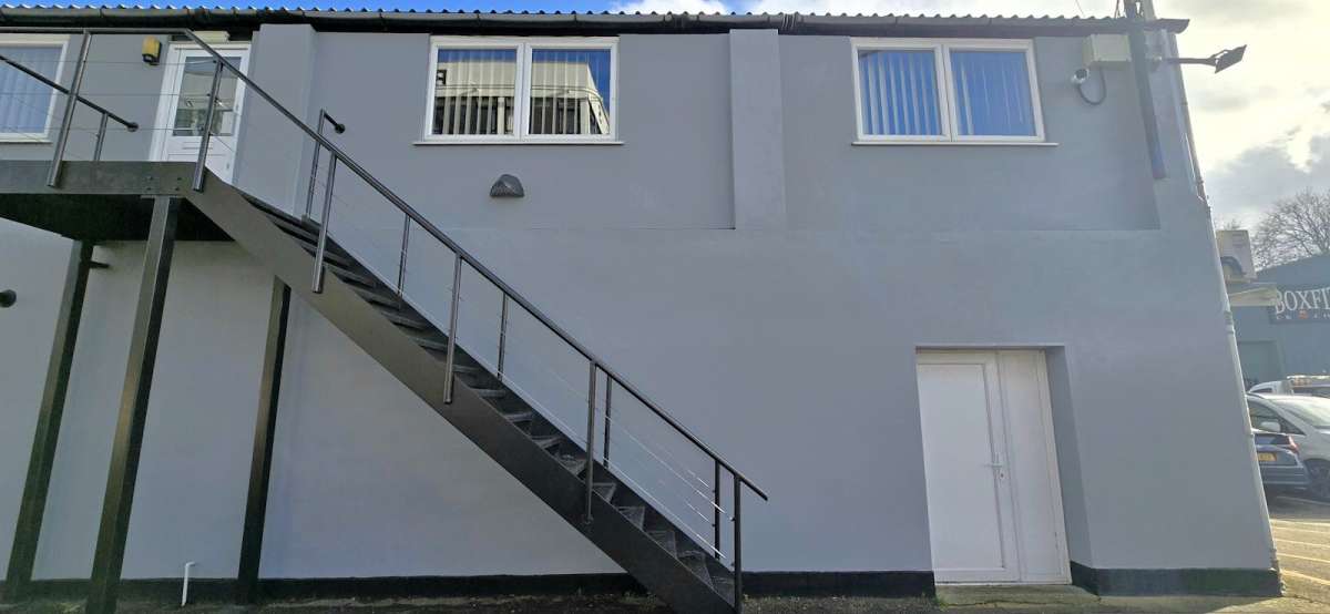 Office in Romford - photo 2