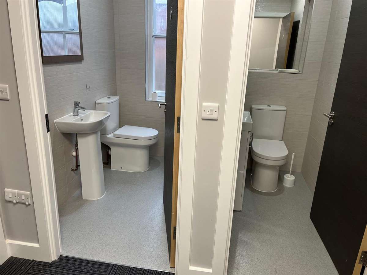 Office in Shepshed - photo 4