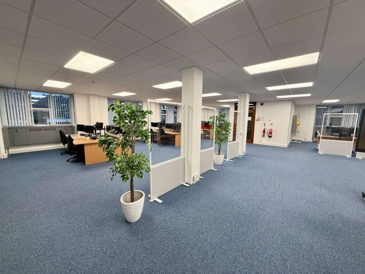 Office in Wimborne - photo 4