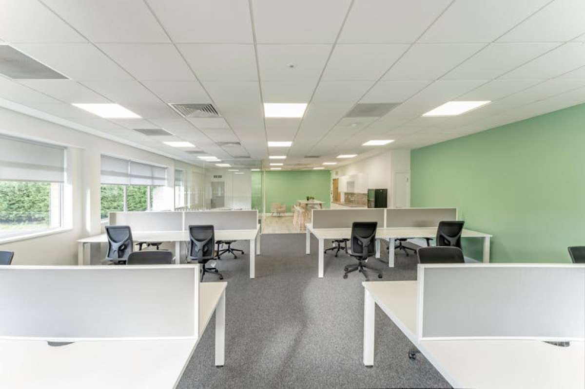 Office in Farnham - photo 2