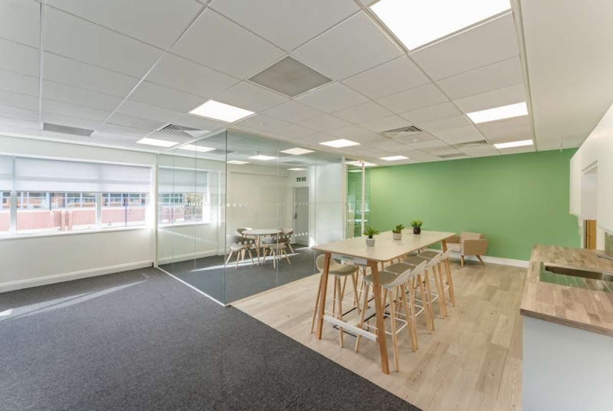 Office in Farnham - photo 4
