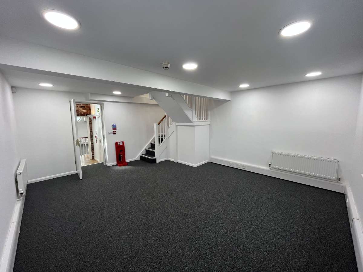 Office in Newtown Unthank - photo 3