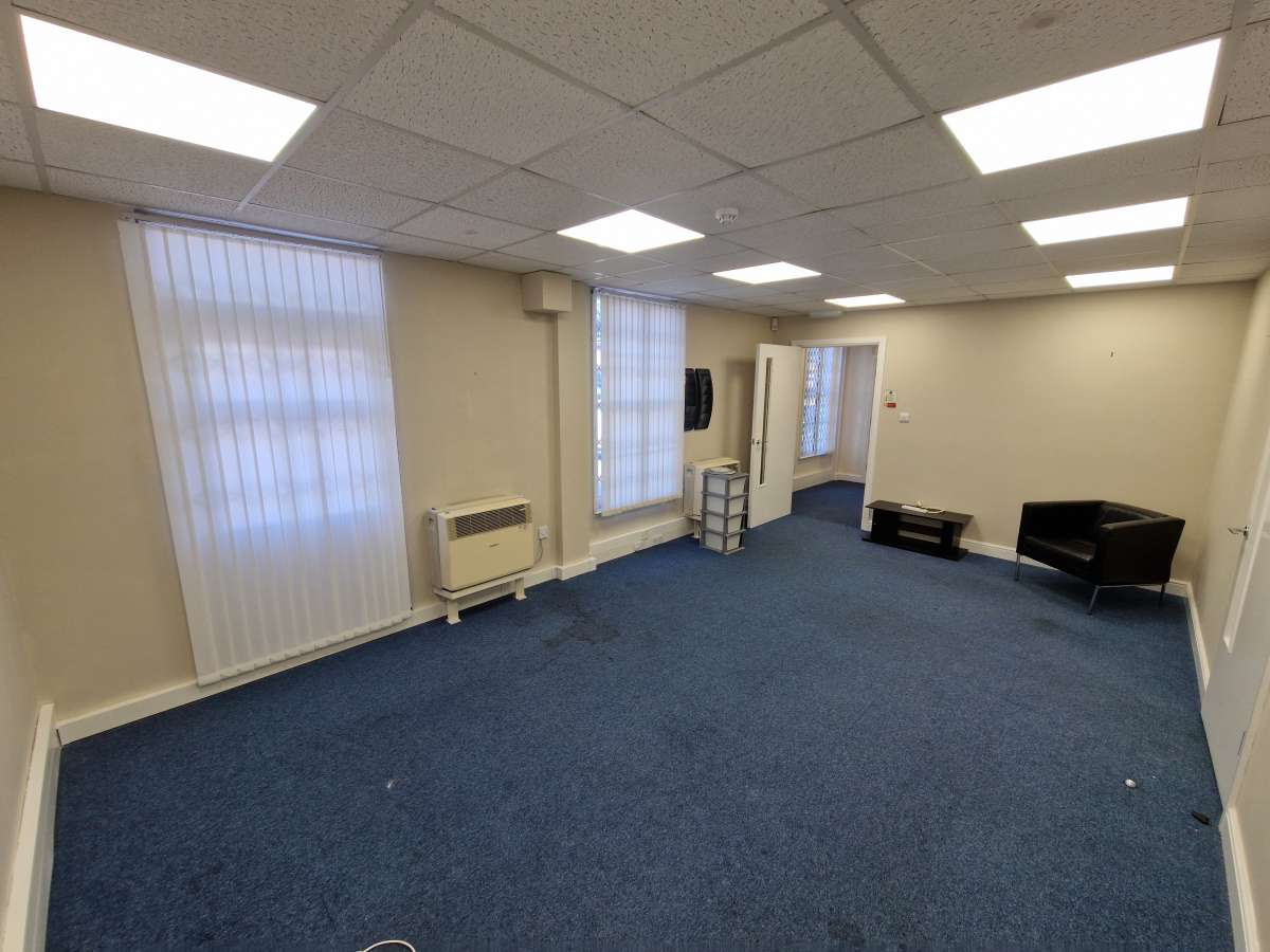 Office in Derby - photo 4