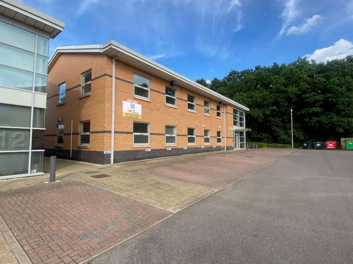 Office in Fareham - photo 3