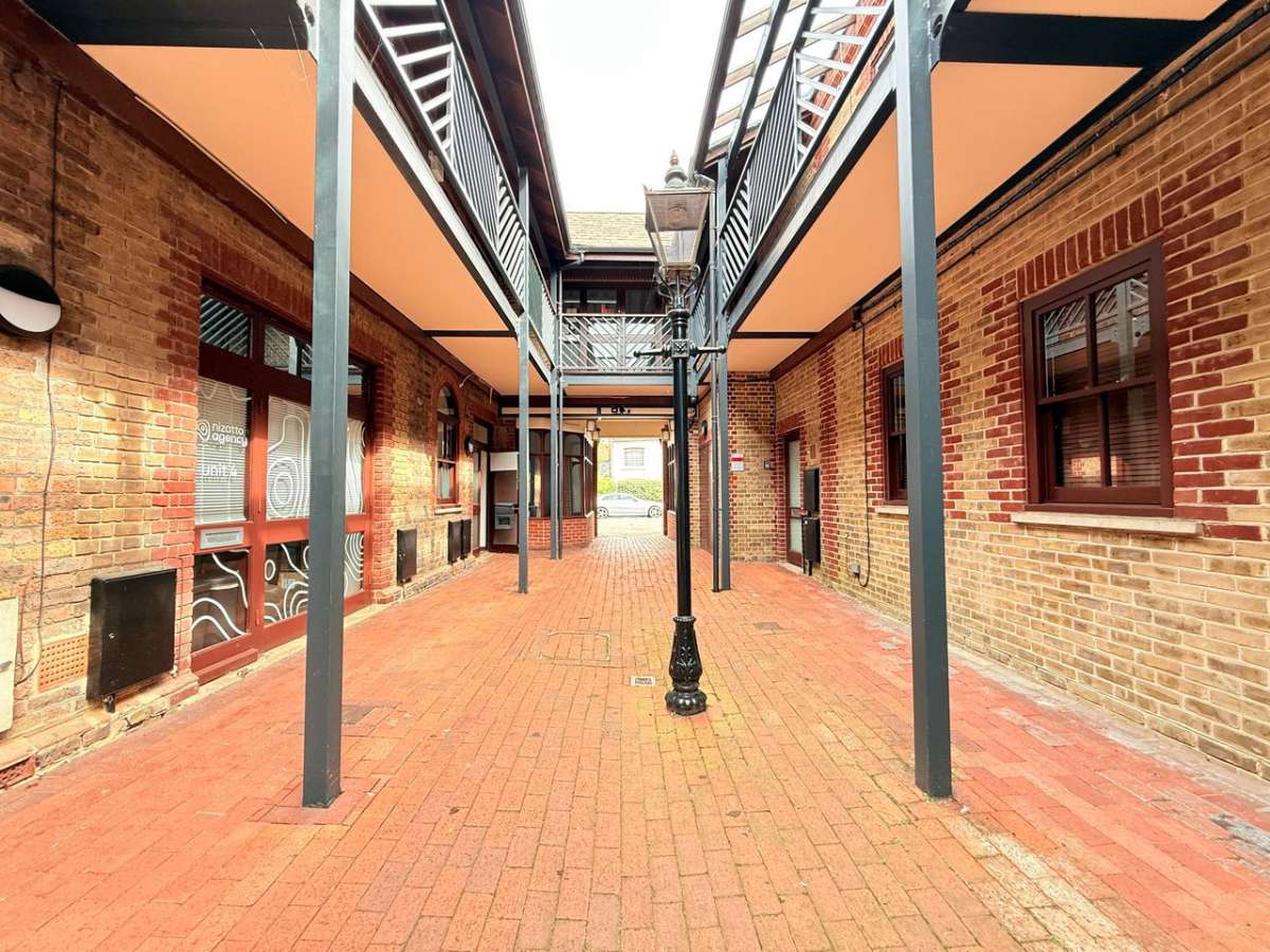 Office in Horsham - photo 4