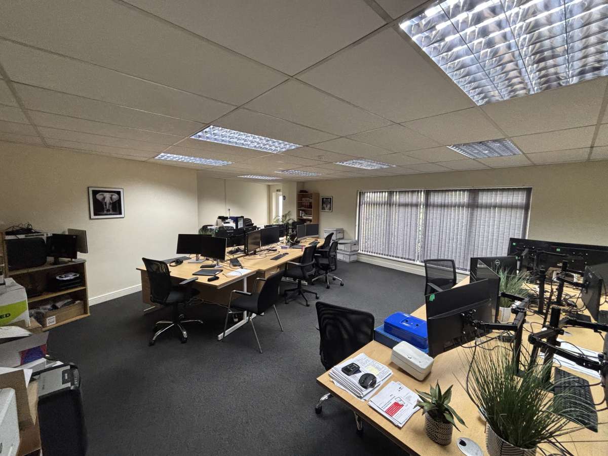 Office in Leicester - photo 3