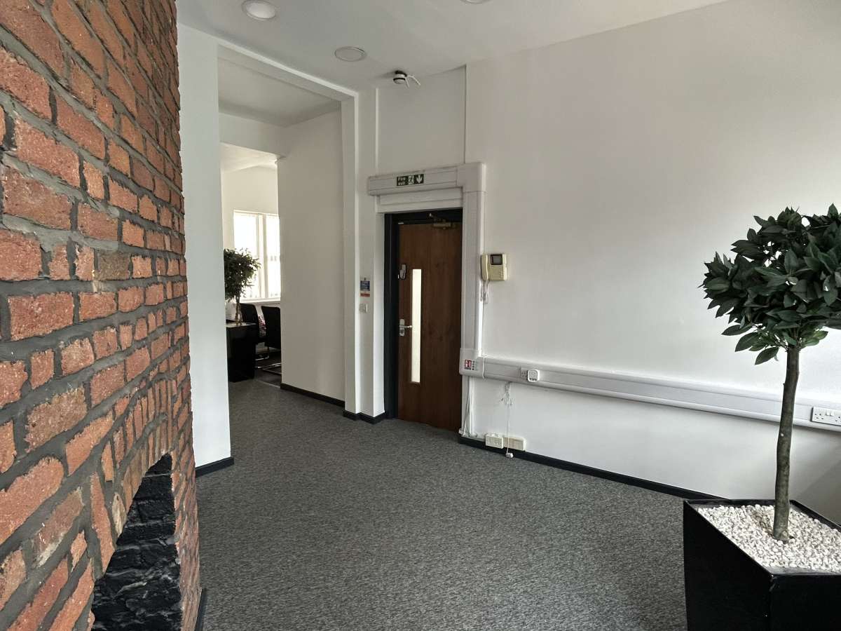 Office in Manchester - photo 3