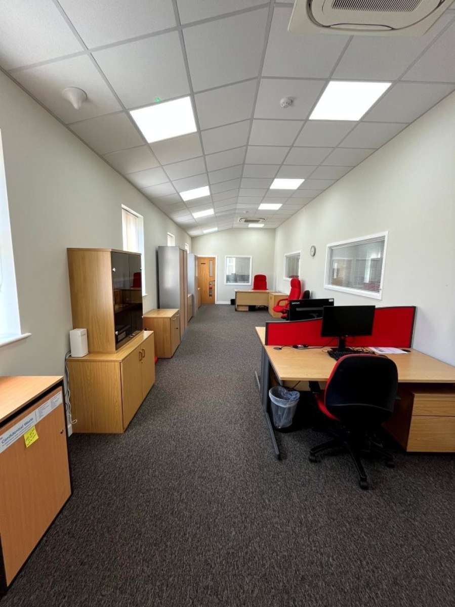 Office in Earls Colne - photo 4