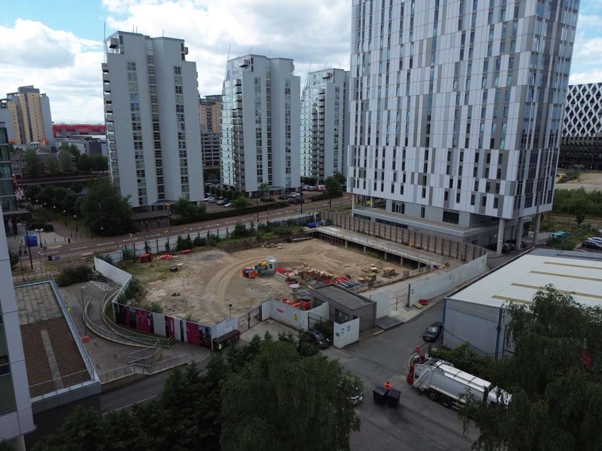 Office in Salford - photo 2