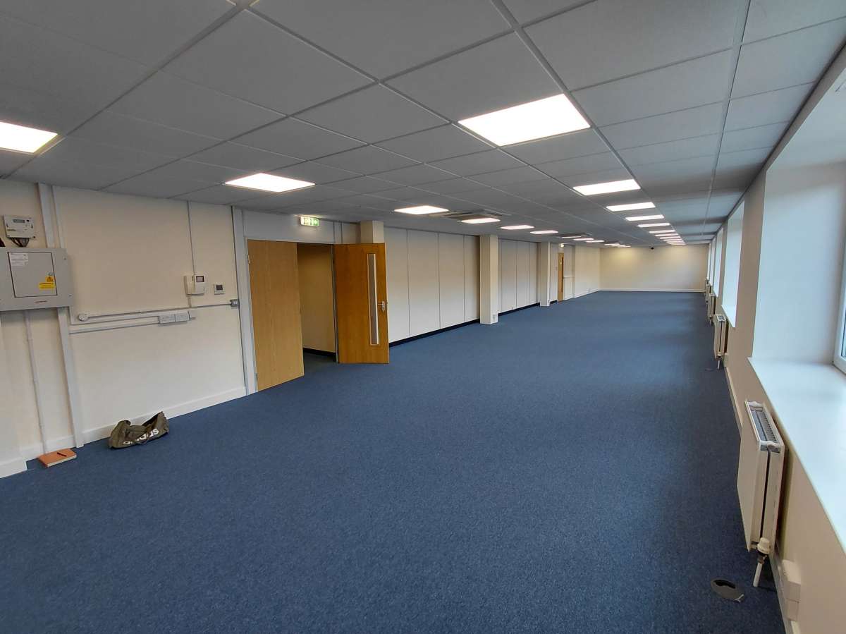 Office in Kenley - photo 2
