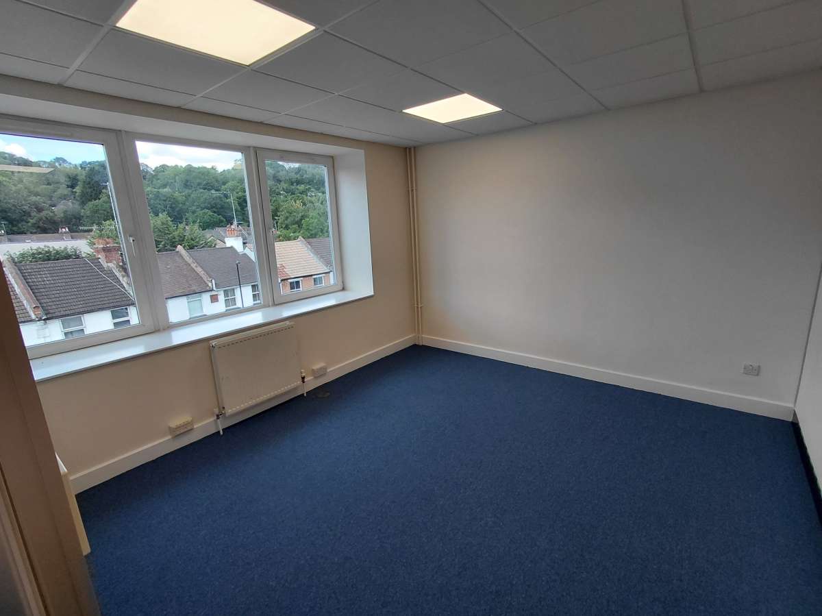 Office in Kenley - photo 4