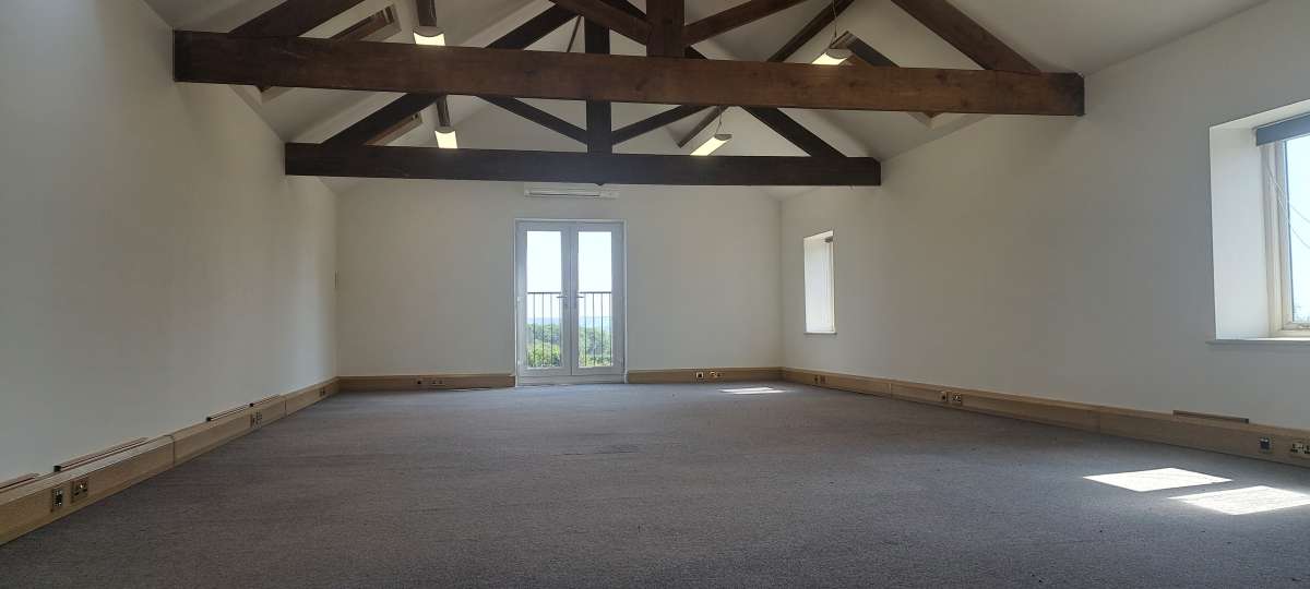 Office in Newport Pagnell - photo 3
